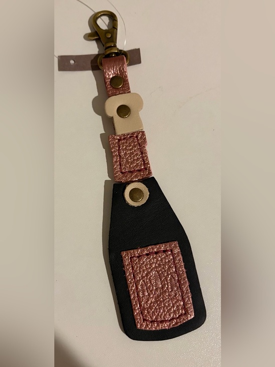 Portland Leather Accessories - NWT Portland Leather Goods Champagne Flair Bag Charm